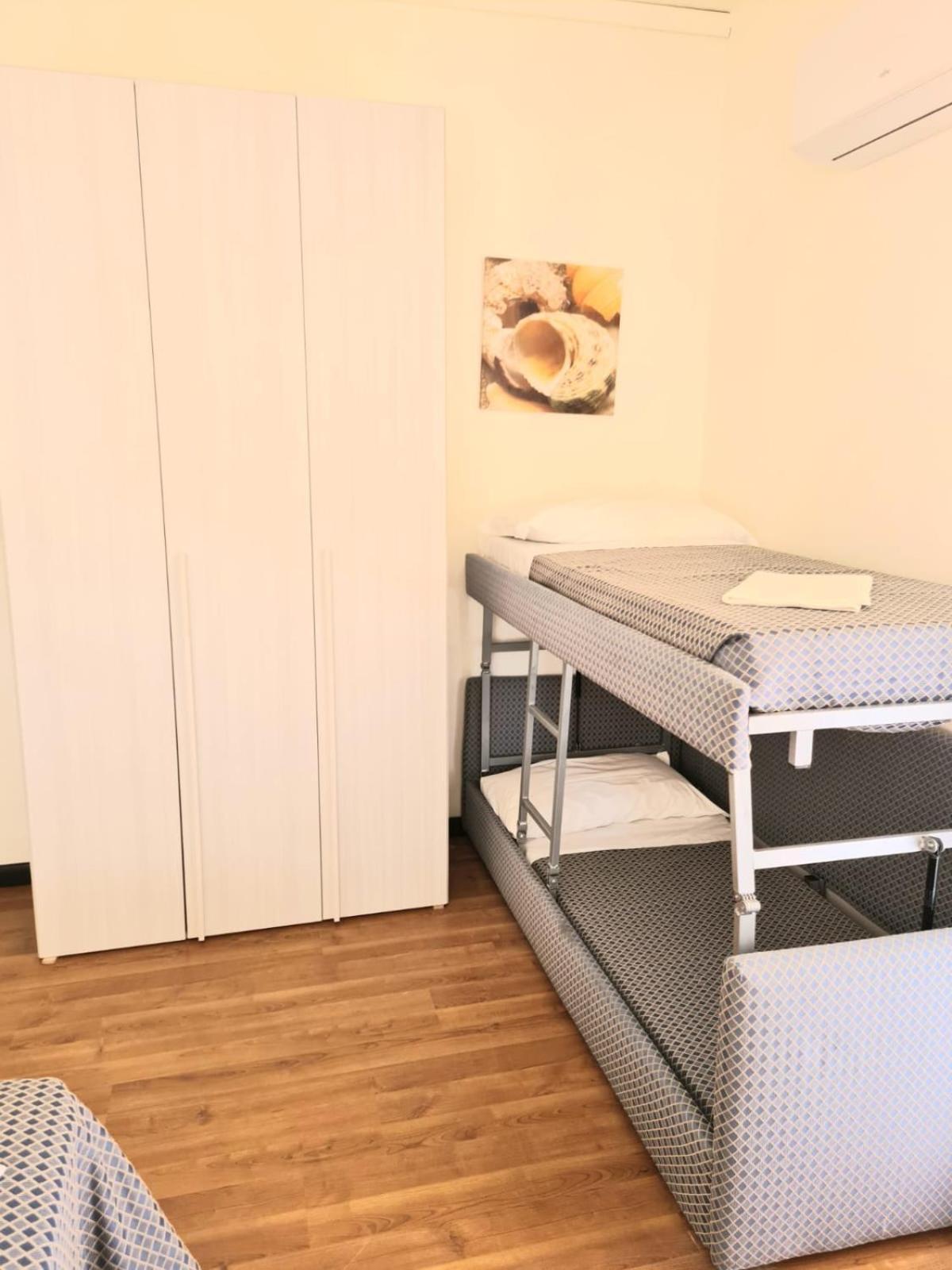 Hotel Perla Del Mare Лидо Ди Камайоре Екстериор снимка