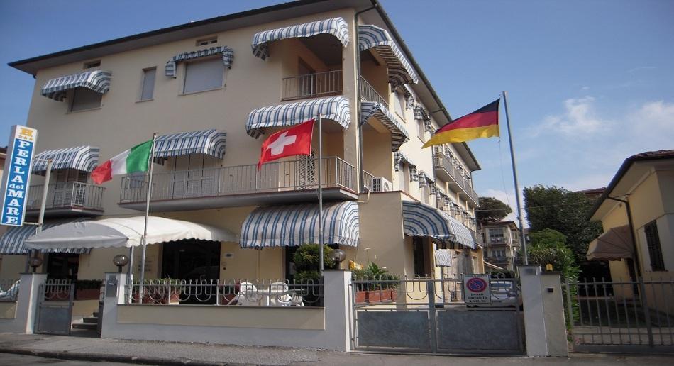 Hotel Perla Del Mare Лидо Ди Камайоре Екстериор снимка